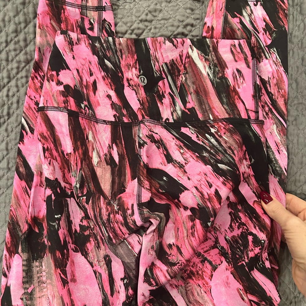 Lululemon Leggings wonder train size 4, limited edition . 25
